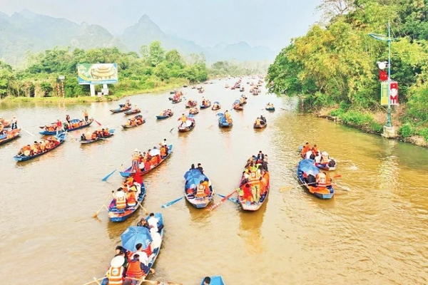 Lễ hội chùa Hương 2026 có nhiều bước đột phá, ngày càng văn minh hơn.