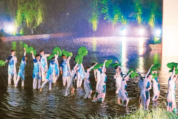 Vở diễn thực cảnh Tinh hoa Bắc Bộ ghi dấu ấn với bạn bè quốc tế.