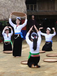 Mường