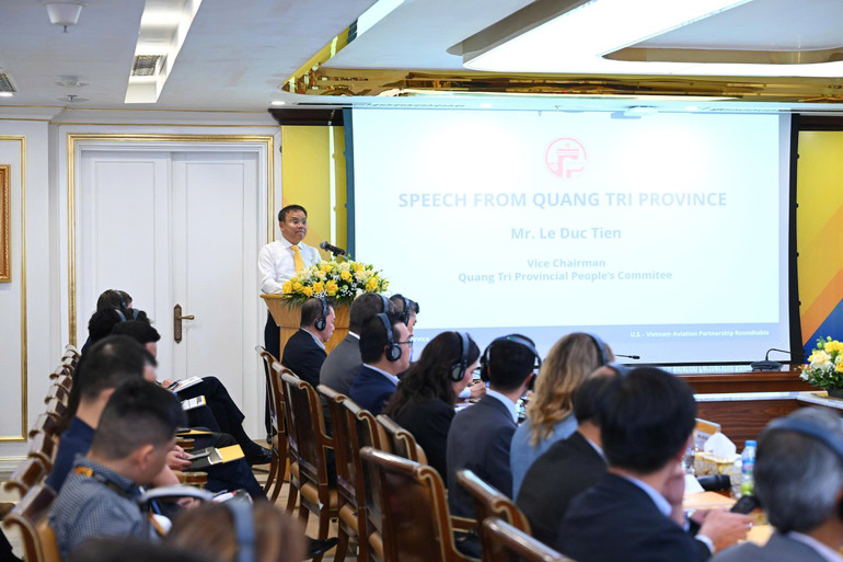 Phó Chủ tịch Ủy ban nhân dân tỉnh Quảng Trị Lê Đức Tiến khẳng định: " Sân bay Quảng Trị - bốn trong một" là một chiến lược đột phá trong tương lai. a3.jpg