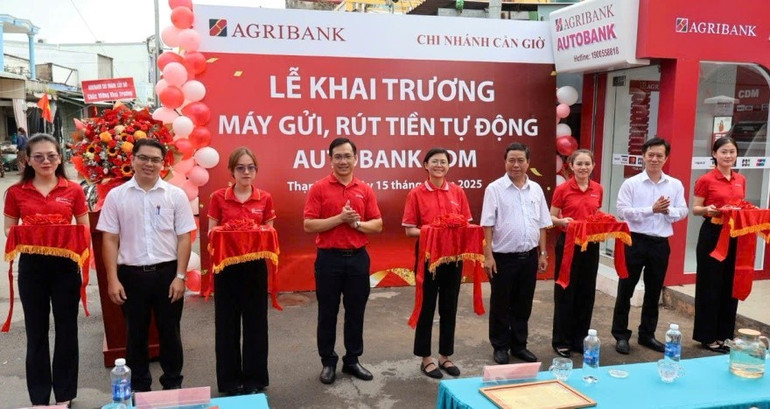 Agribank khai trương Máy gửi – rút tiền tự động AutoBank CDM đầu tiên tại xã đảo Thạnh An – Thành phố Hồ Chí Minh. anh-agi-1.jpg