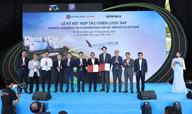 Ký kết thỏa thuận hợp tác tiêu thụ SAF giữa Petrolimex Aviation và AEG Fuels. anh-pe-5.jpg
