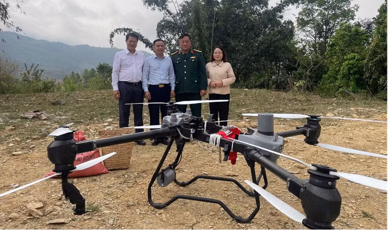 uav-duoc-thu-nghiem-van-chuyen-nong-san-tai-tinh-dien-bien-trong-du-an-phoi-hop-giua-bo-khoa-hoc-va-cong-nghe-va-fpt-hoi-dau-thang-3.png