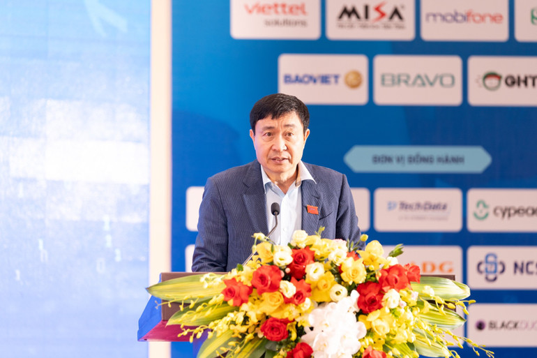 Trung tướng Nguyễn Minh Chính, Phó Chủ tịch Thường trực Hiệp hội An ninh mạng quốc gia phát biểu. nguyen-minh-chinh-nca.jpg