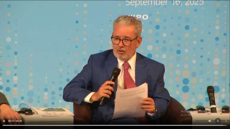Ông Marco M. Alemán, Trợ lý Tổng Giám đốc WIPO, chủ trì phiên trình bày về Kết quả GII 2025. Ảnh chụp màn hình 69d169e0cfa245fc1cb3.jpg