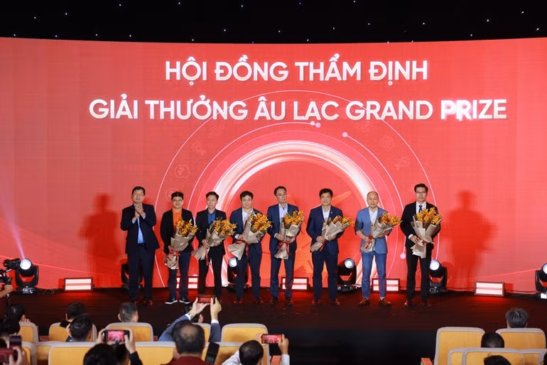 hoi-dong-au-lac.jpg