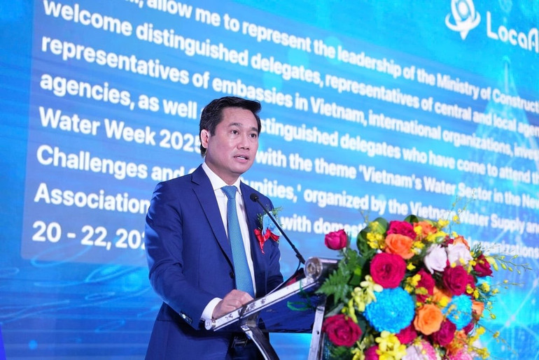 Thứ trưởng Nguyễn Tường Văn, Bộ Xây dựng phát biểu tại lễ khai mạc Tuần lễ ngành nước 2025. cap-thoat-nuoc-45.jpg
