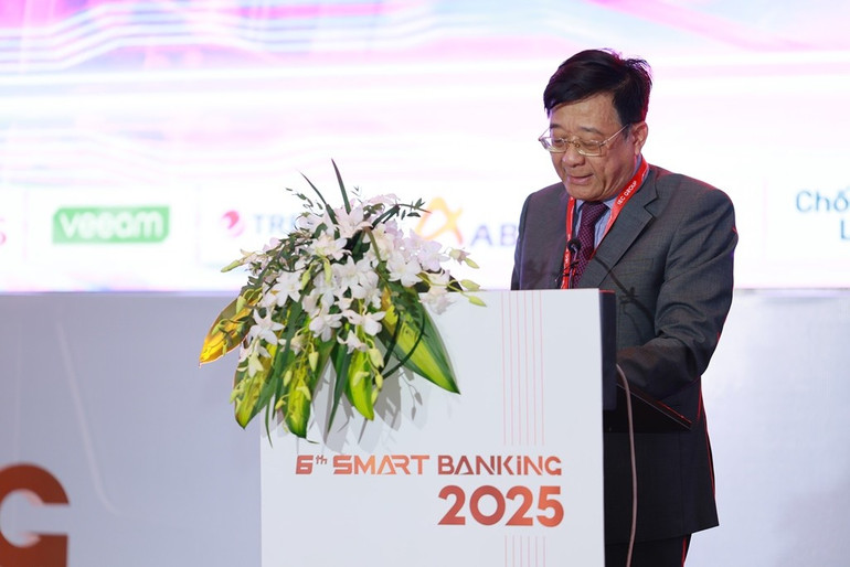 Úvodní projev pronesl viceprezident a generální tajemník Vietnamské bankovní asociace Nguyen Quoc Hung. ong-nguyen-quoc-hung.jpg
