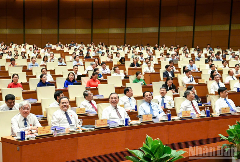 Tổng Bí thư Tô Lâm, Thủ tướng Chính phủ Phạm Minh Chính, Chủ tịch Quốc hội Trần Thanh Mẫn và các đồng chí lãnh đạo Đảng, Nhà nước dự Hội nghị chuyên đề "Bình dân học vụ số - Quốc hội số". (Ảnh: DUY LINH) ndo_br_4e2c4e0f79abf2f5abba.jpg