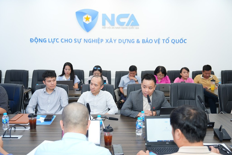 Các đại biểu tham dự Tọa đàm “Ngày An ninh mạng Việt Nam 6/8 - Kiến tạo niềm tin số”. nca-blockchain-2.jpg