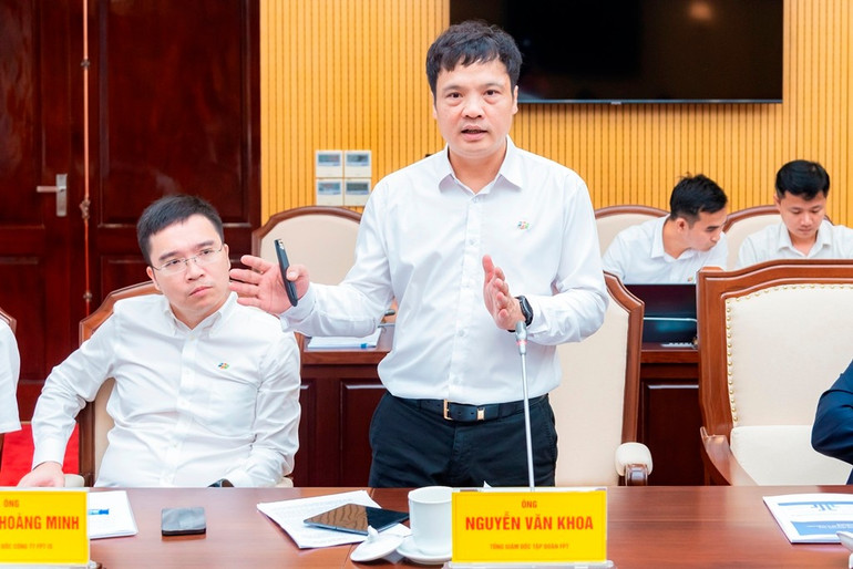 Ông Nguyễn Văn Khoa, Tổng Giám đốc Tập đoàn FPT nhấn mạnh cam kết đồng hành cùng tỉnh trong triển khai "bộ tứ chiến lược" và Kế hoạch 02-KH/BCĐTW. ong-nguyen-van-khoa-tong-giam-doc-tap-doan-fpt-nhan-manh-cam-ket-dong-hanh-cung-tinh-trong-trien-khai-bo-tu-chien-luoc-va-ke-hoach-02-kh-bcdtw.jpg