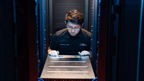 Cận cảnh “siêu công trình” hạ tầng AI thế hệ mới với NVIDIA HGX B300