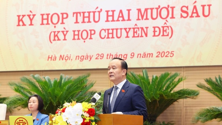 Chủ tịch Hội đồng nhân dân thành phố Hà Nội Nguyễn Ngọc Tuấn phát biểu khai mạc kỳ họp img-20250929-090428.jpg