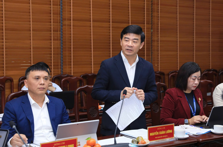 pho-giam-doc-so-noi-vu-nguyen-xuan-luong-bao-cao-tai-buoi-lam-viec.jpg