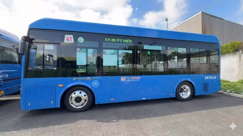 Tuyến xe buýt điện số 41 chuẩn bị đưa vào khai thác phục vụ người dân thành phố. (Ảnh: VÕ LÊ)