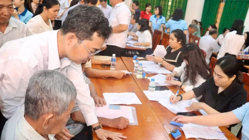 Thành phố Hồ Chí Minh tổ chức chi trả bồi thường cho người dân khu vực Củ Chi nằm trong dự án cao tốc Thành phố Hồ Chí Minh-Mộc Bài (ảnh: QUÝ HIỀN)