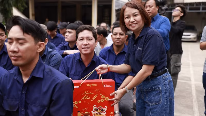 3-ba-dinh-thi-hong-tham-giam-doc-doi-ngoai-cong-ty-co-phan-xay-dung-coteccons-5711.jpg