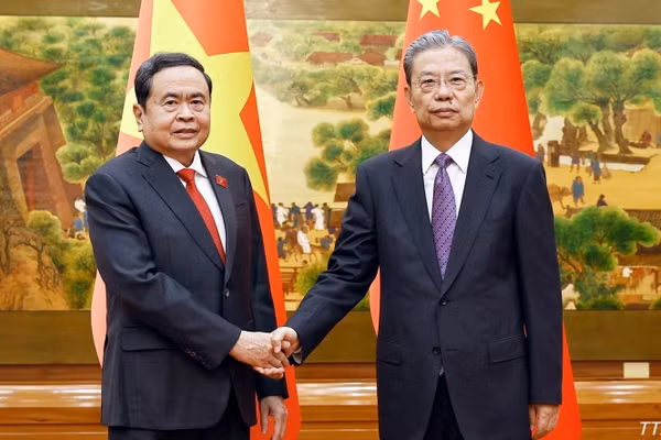 Chủ tịch Quốc hội Trần Thanh Mẫn và Ủy viên trưởng Nhân đại Trung Quốc Triệu Lạc Tế tại buổi hội đàm ngày 12/10. (Ảnh: TTXVN)