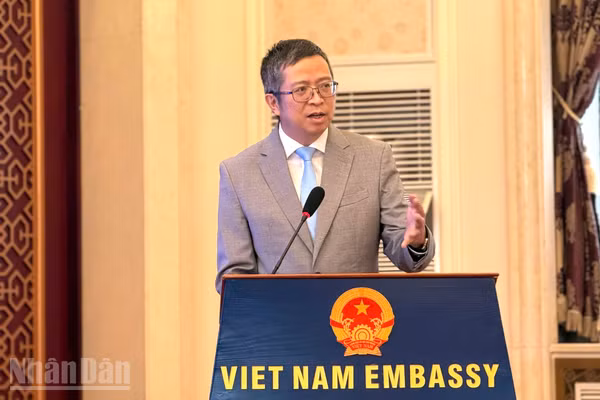 Đại sứ Việt Nam tại Trung Quốc Phạm Thanh Bình. (Ảnh: HỮU HƯNG)