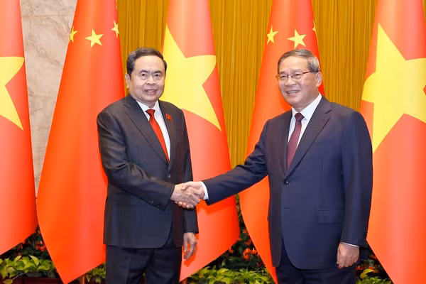 Chủ tịch Quốc hội Trần Thanh Mẫn hội kiến Thủ tướng Trung Quốc Lý Cường ngày 12/10. (Ảnh: TTXVN)