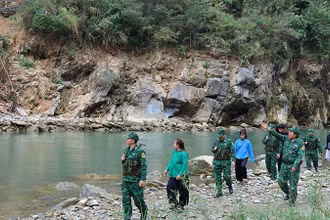 Bộ đội Biên phòng tỉnh Lào Cai tuần tra bảo vệ biên giới.