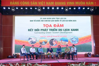 Các đại biểu chia sẻ nhiều cách làm và giải pháp để phát triển du lịch xanh.