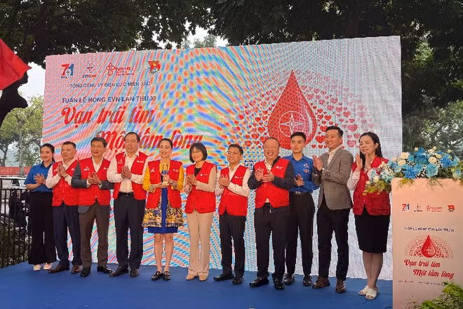 Khai mạc chương trình hiến máu tình nguyện hưởng ứng Tuần lễ hồng EVN lần thứ XI. 