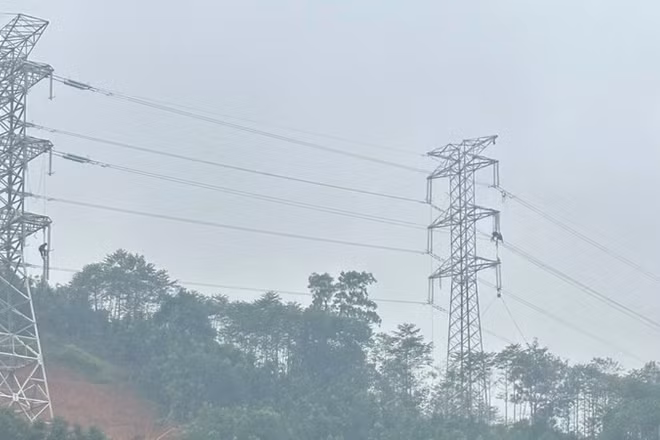Đường dây 220kV Nghĩa Lộ-Việt Trì đã được đóng điện thành công.