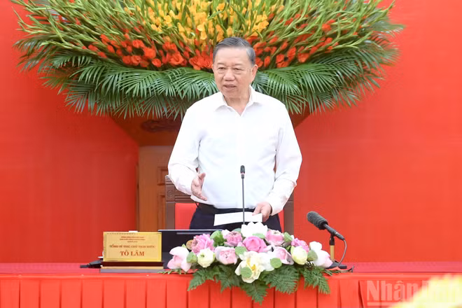 Tổng Bí thư, Chủ tịch nước Tô Lâm phát biểu chỉ đạo tại phiên họp chuyên đề về công tác chuyển đổi số trong hệ thống chính trị.. (Ảnh: ĐĂNG KHOA)