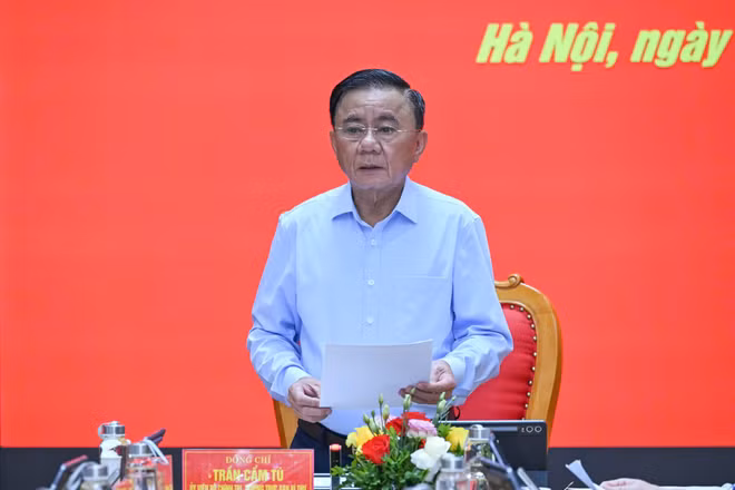 Thường trực Ban Bí thư Trần Cẩm Tú đã ký ban hành Kết luận số 52 – KL/TW ngày 20/6/2026 của Bộ Chính trị về chủ trương thành lập thành phố Bắc Ninh trực thuộc Trung ương. (Ảnh: DUY LINH)