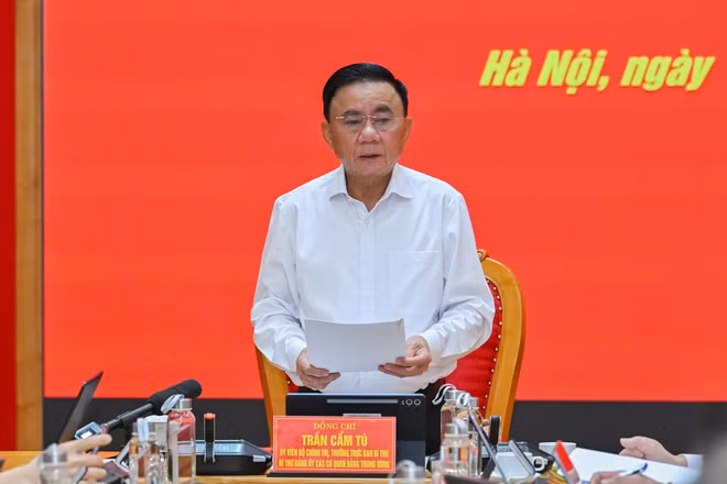 Thường trực Ban Bí thư Trần Cẩm Tú, Bí thư Đảng ủy các cơ quan Đảng Trung ương chủ trì hội nghị. (Ảnh: THỦY NGUYÊN)