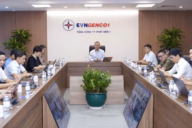 Hội nghị giao ban quý IV/2026 tập trung đánh giá kết quả 9 tháng đầu năm và triển khai nhiệm vụ những tháng cuối năm của EVNGENCO1. (Ảnh: CAO CƯỜNG)
