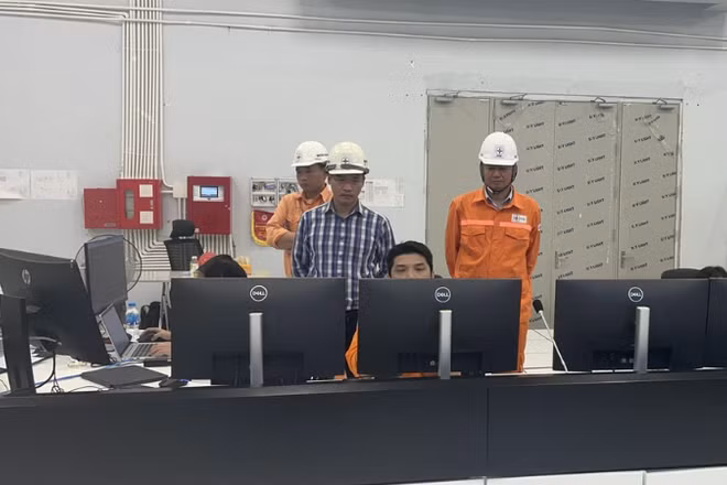 Tổ máy số 2 Nhà máy Thủy điện Hòa Bình mở rộng đã chính thức hòa lưới thành công. 