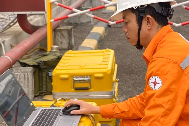 Thí nghiệm máy biến áp tại trạm.