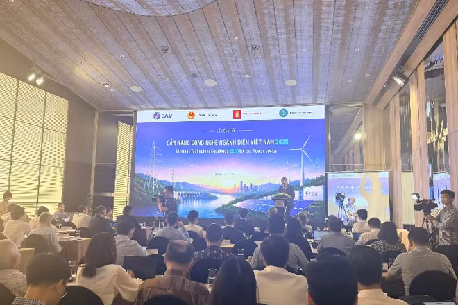 Toàn cảnh Lễ công bố Bộ Cẩm nang công nghệ ngành điện Việt Nam 2026. 