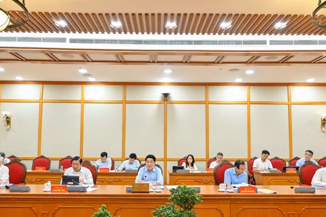 Tổ công tác của Bộ Chính trị làm việc với Ban Thường vụ Tỉnh ủy Cao Bằng và Ban Thường vụ Thành ủy Huế. (Ảnh: Thủy Nguyên)
