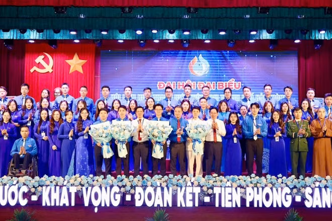 Ban Chấp hành Hội Liên hiệp thanh niên thành phố nhiệm kỳ 2026-2029 ra mắt Đại hội.