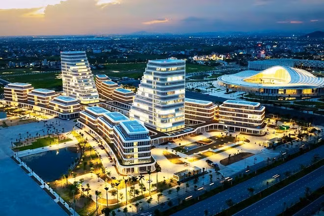 Lễ hội Hoa phượng đỏ-Hải Phòng 2026 được khai mạc tại Quảng trường Trung tâm Chính trị-Hành chính thành phố. (Ảnh: ĐỨC NGHĨA)