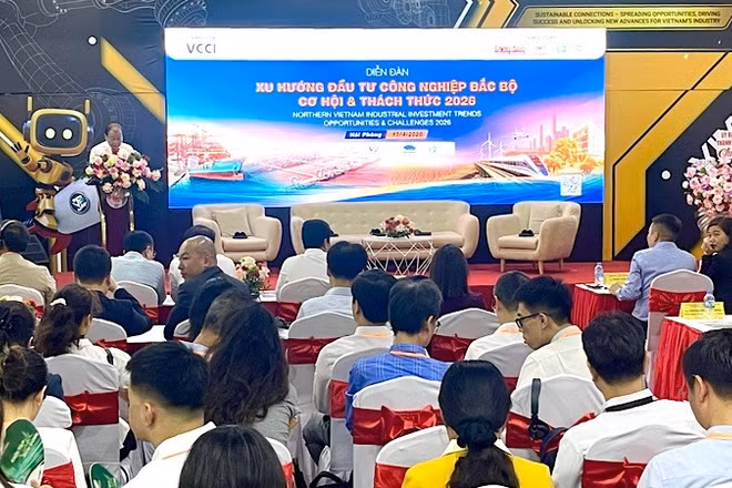 Quang cảnh Diễn đàn.