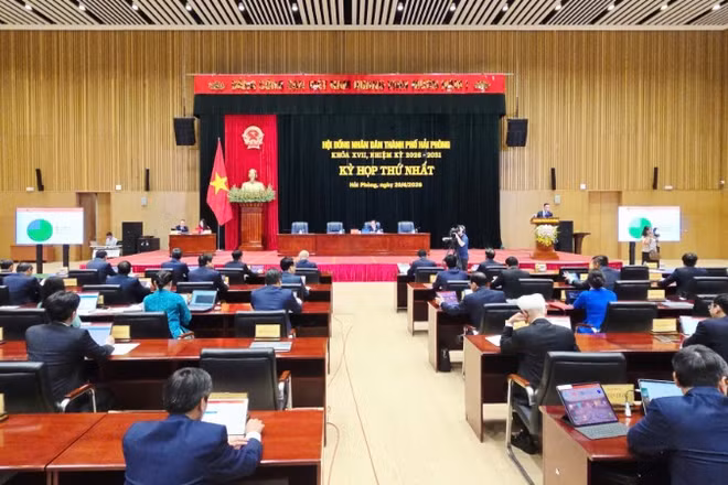 Quang cảnh kỳ họp.