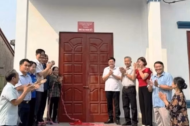 Ảnh minh họa: Khánh thành nhà Đại đoàn kết cho gia đình chính sách tại xã Kim Thành (Hải Phòng). (Ảnh: HÀ VY)