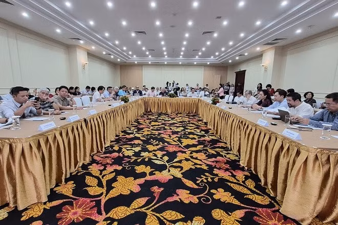 Toàn cảnh hội thảo “Quy hoạch đô thị-nông thôn gắn với bản sắc văn hóa thuần Việt trong kỷ nguyên mới”. (Ảnh: Hoàng Tâm)