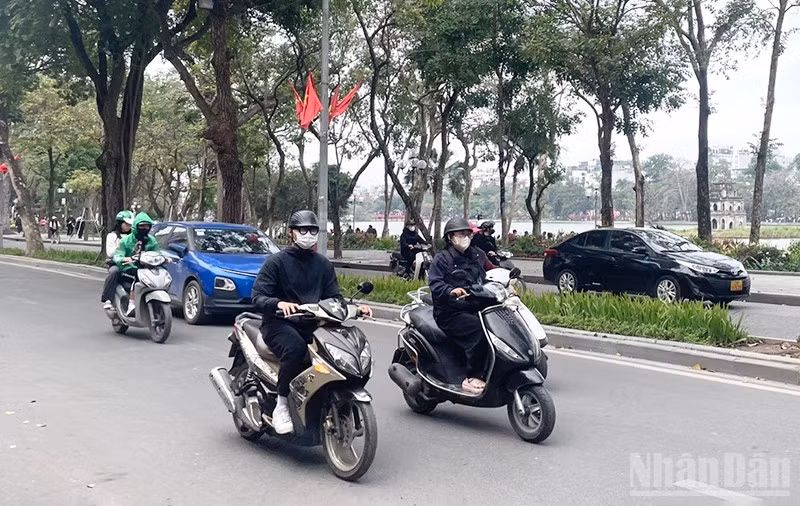Khu vực Hà Nội từ chiều tối ngày 28/4 đến sáng 29/4 có mưa rào và rải rác có dông. (Ảnh minh họa: Đ.T)