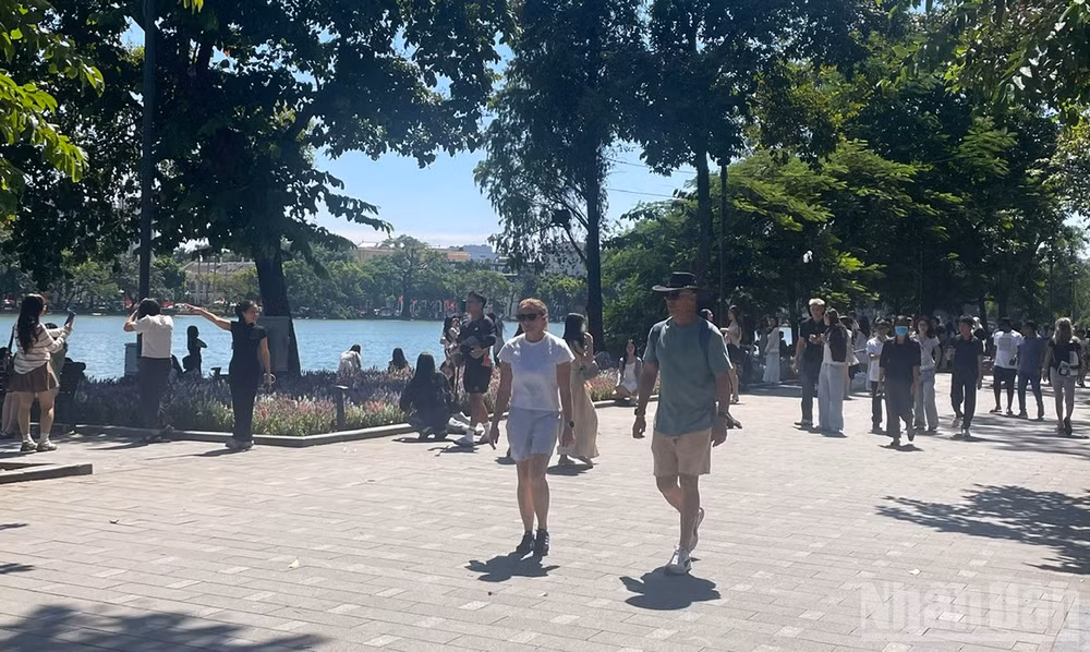 Khu vực Hà Nội ngày nắng, đêm không mưa, sáng sớm và đêm trời lạnh. (Ảnh minh họa: Đ.T)