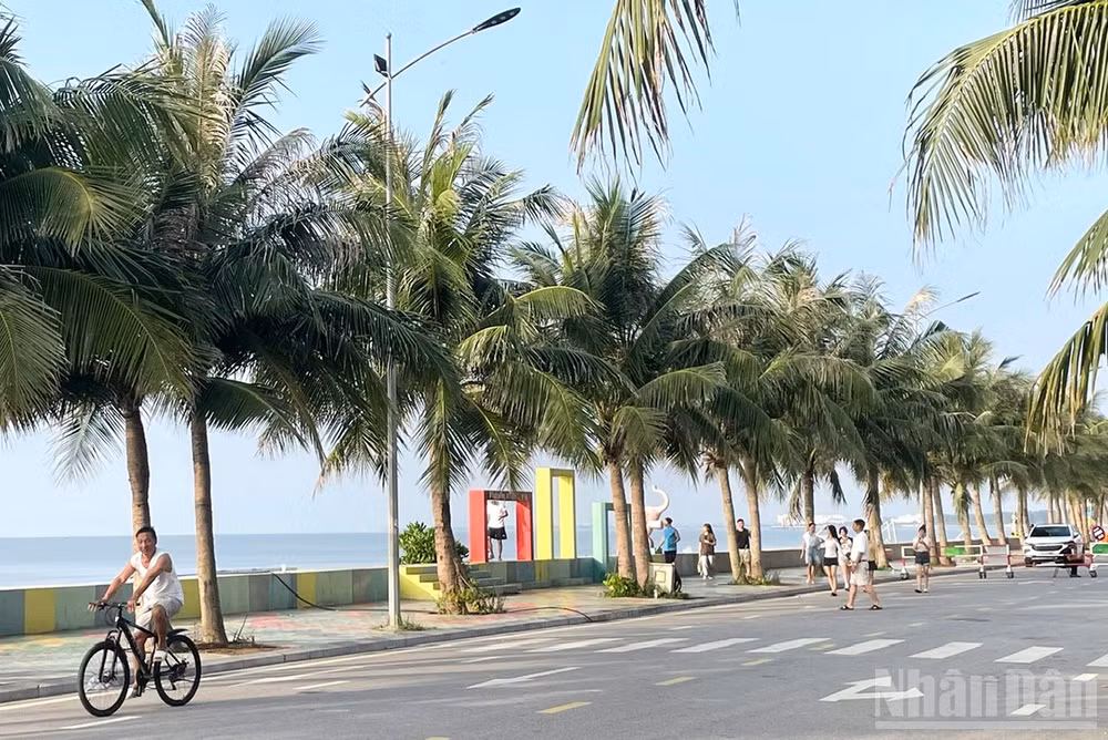 Dự báo khu vực đồng bằng Bắc Bộ và Thanh Hóa có nắng nóng. (Ảnh minh họa: Đ.T)