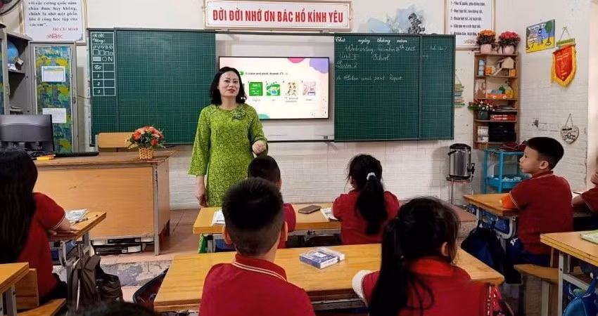 Nghệ An cho phép các trường chủ động điều chỉnh giờ học do nắng nóng.