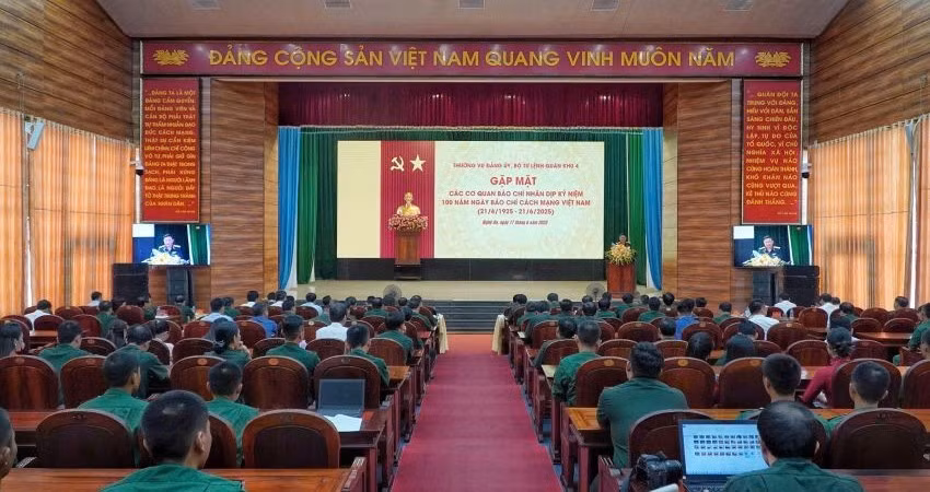 Quang cảnh buổi gặp mặt.