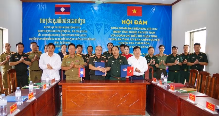 Hai bên thống nhất công tác chuẩn bị Giao lưu hữu nghị Quốc phòng biên giới Việt Nam-Lào lần thứ III.