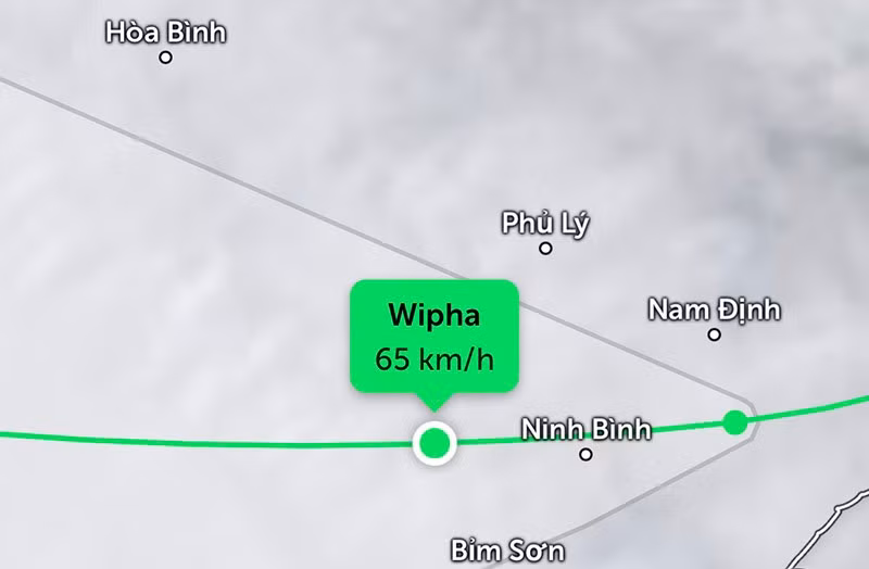 Bão hiện đang di chuyển ở khu vực tỉnh Ninh Bình, Thanh Hóa. (Ảnh: Zoom Earth)