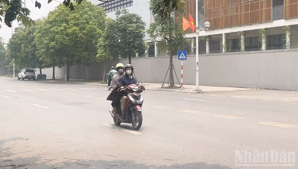 Dự báo khu vực Hà Nội ngày nắng, có nơi nắng nóng; đêm không mưa. (Ảnh: Đ.T)